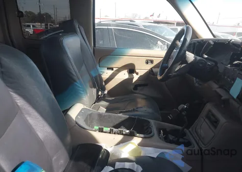 2001 Chevrolet Silverado 1500 Ls from USA, damaged, VIN 2GCEC19T911225362